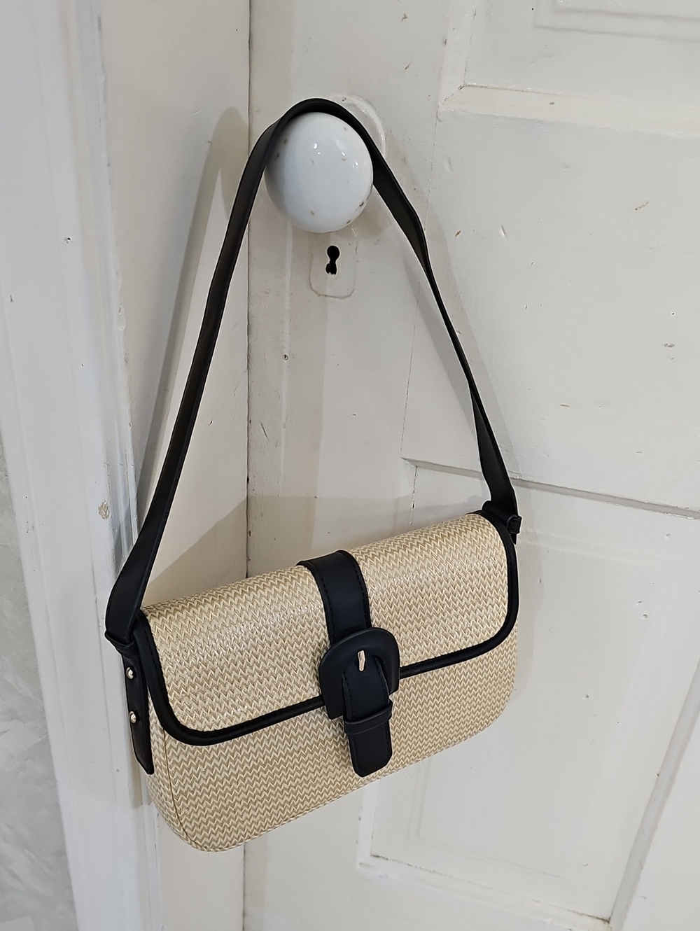 Pink LILY, Straw Weave Shoulder Bag with Black Trim